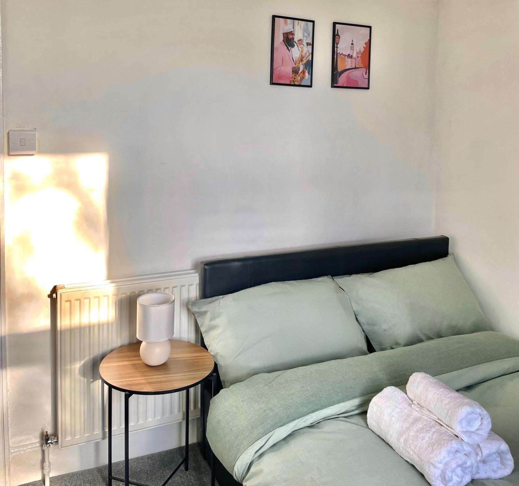 Cosy Double Rooms A Stones Throw From Wembley Stadium ロンドン 部屋 写真