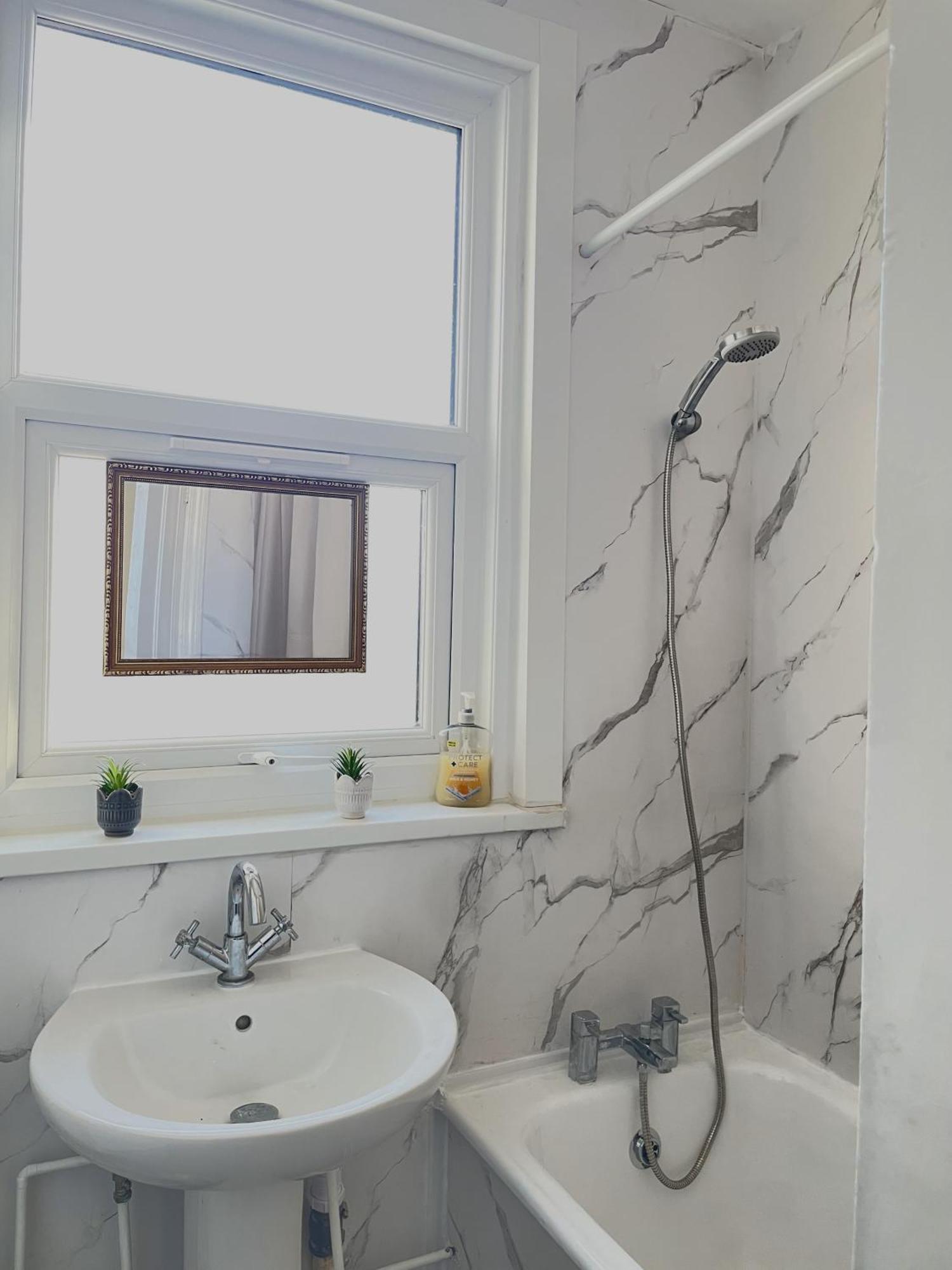 Cosy Double Rooms A Stones Throw From Wembley Stadium ロンドン エクステリア 写真