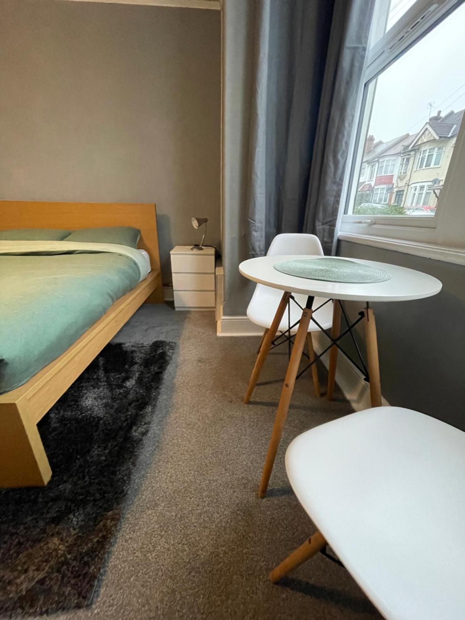 Cosy Double Rooms A Stones Throw From Wembley Stadium ロンドン エクステリア 写真